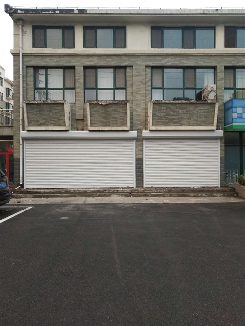 选择车库门时要思量三方面的情形